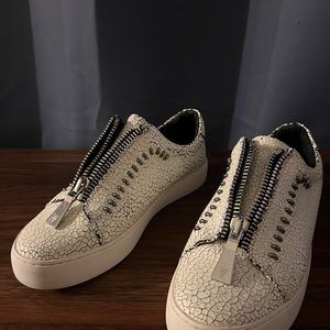 Size 8 | Frye ~ Rebel Lena Zip Sneakers | White